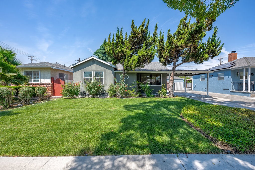 Welcome to this excellent detached duplex at 1219 N Lincoln! Front and rear both remodeled and updated approximately 2018. The front house features a great open conventional floorplan with large living room with brick fireplace, large kitchen and eating area, 2 well sized bedrooms and a laundry room off the kitchen. The detached and private back house features a comfortable first floor with living area, full bathroom and laundry, with an upstairs bedroom and spacious closet. Updates on both include remodeled kitchens, appliances and bathrooms, nearly all new windows, new electric panels with 2 separate meters, heating and cooling and tankless water heaters. You will love the functional layout of this property, there are endless possibilities with the charming and updated front house, plus a well situated and private back unit with a great, accessible driveway and lots of parking. The photos really tell the story of this property, with great curb appeal and so many options!
