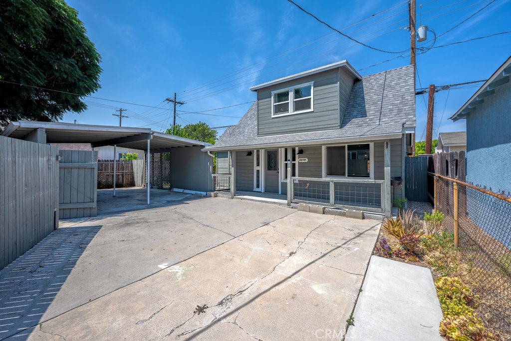 Properties 3 1219 N Lincoln Street