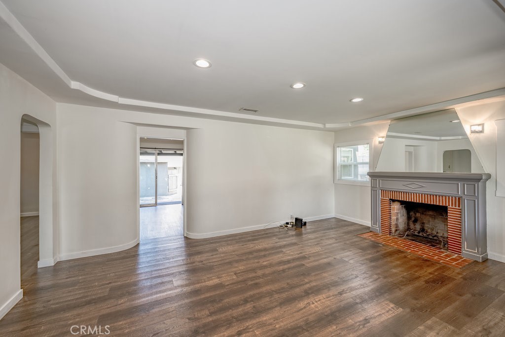 Properties 4 1219 N Lincoln Street