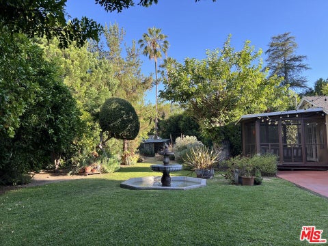 Photo of 13326 Bessemer Street, Los Angeles, CA 91401 (MLS # 26863175)