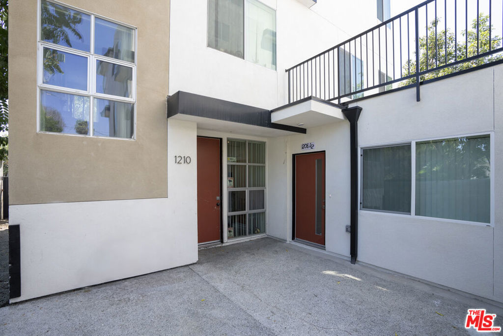 1208 W 25th Street