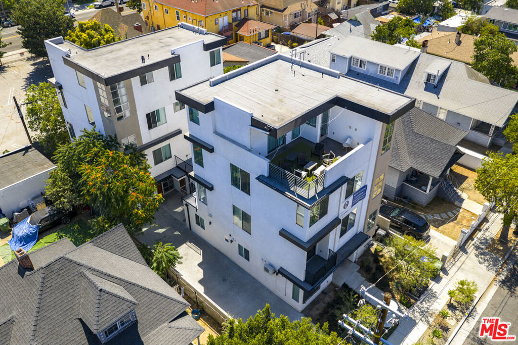 1208 W 25th Street