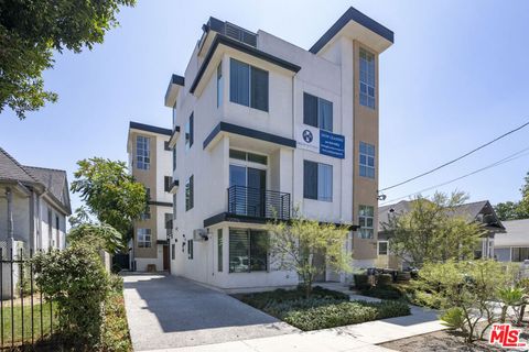 Photo of 1208 W 25th Street, Los Angeles, CA 90007 (MLS # 25581765)