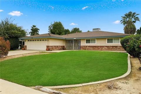 Photo of 2413 Cheshire Dr Dr, Bakersfield, CA 93309 (MLS # SR25278503)
