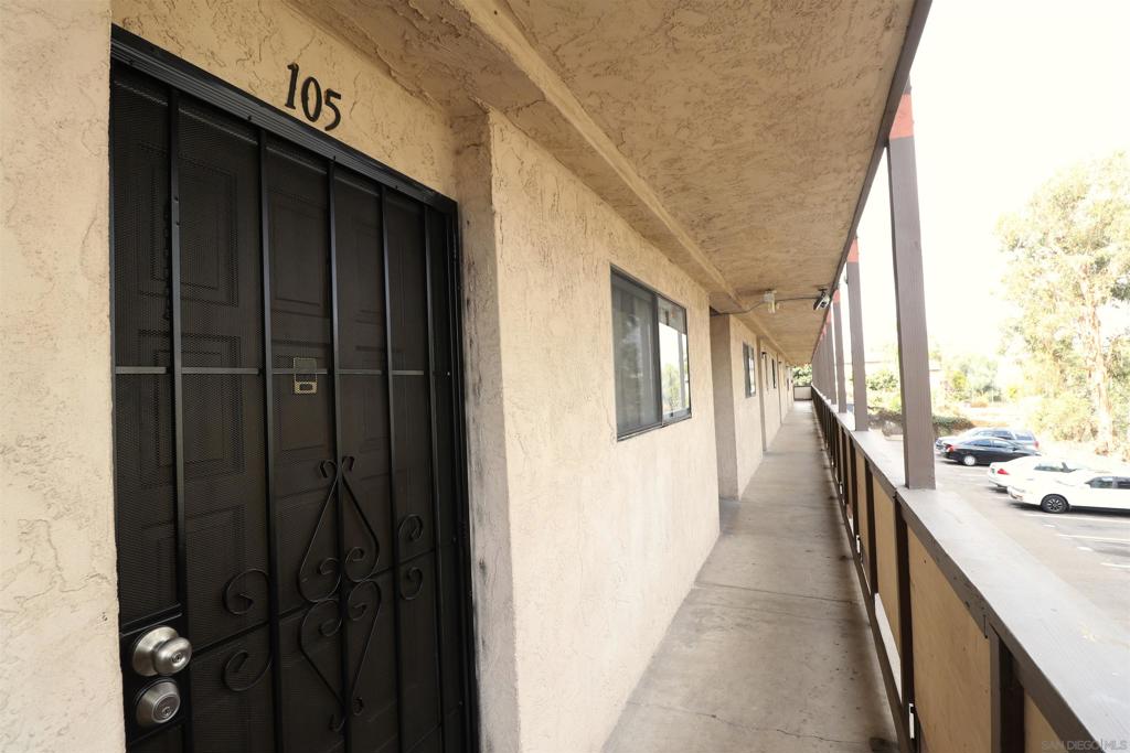 4041 Oakcrest Dr 105