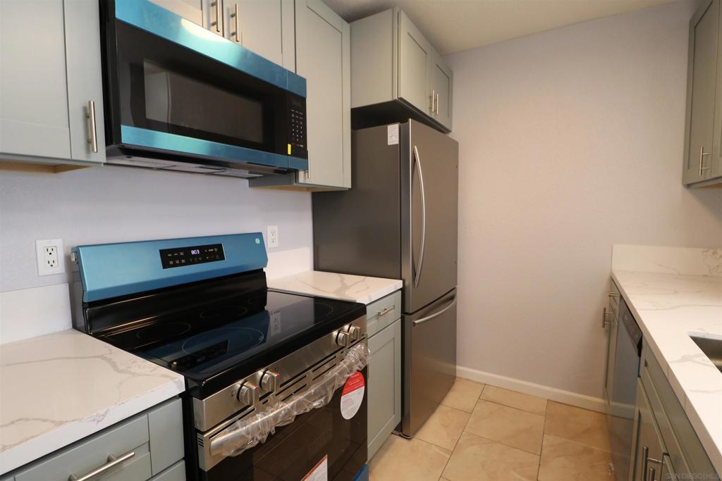 4041 Oakcrest Dr 105