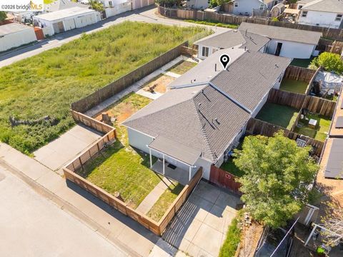 Photo of 53 Alturas Ave Ave, Pittsburg, CA 94565 (MLS # 41132132)