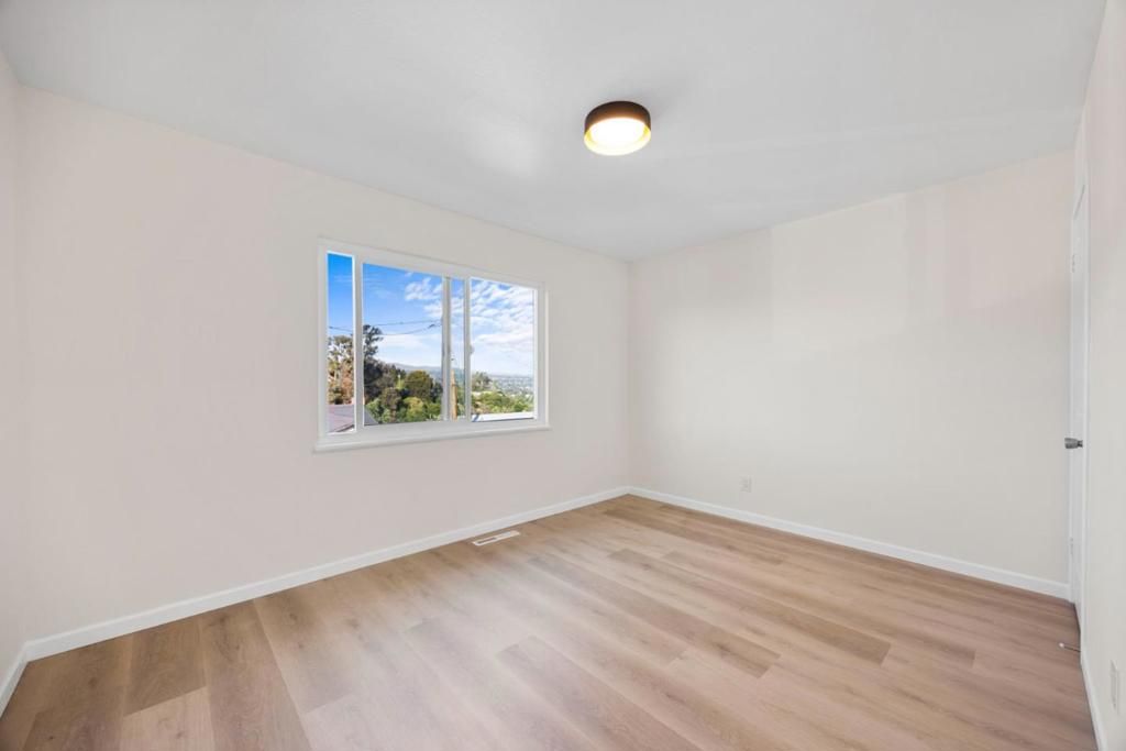 listing image 130722516018081514331