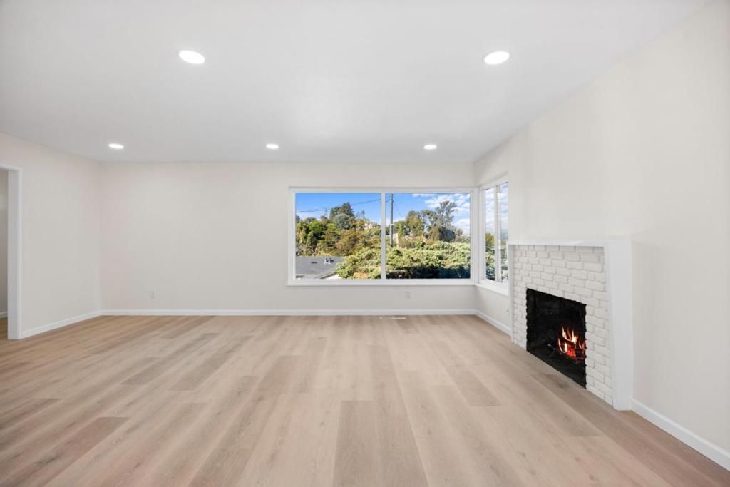 listing image 130729305015849931128