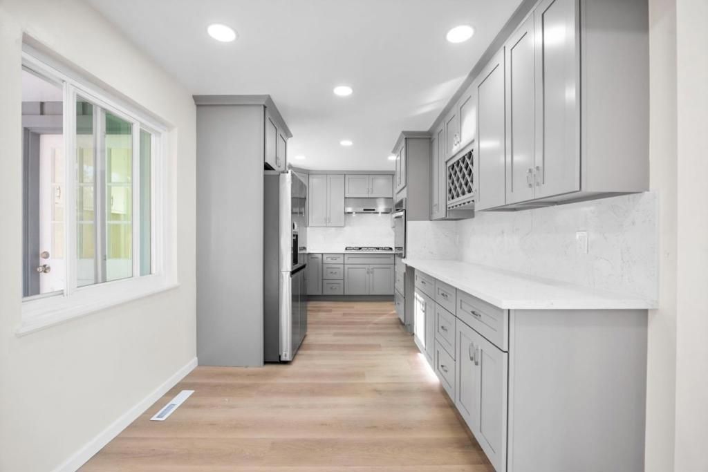 listing image 130725282493338774774