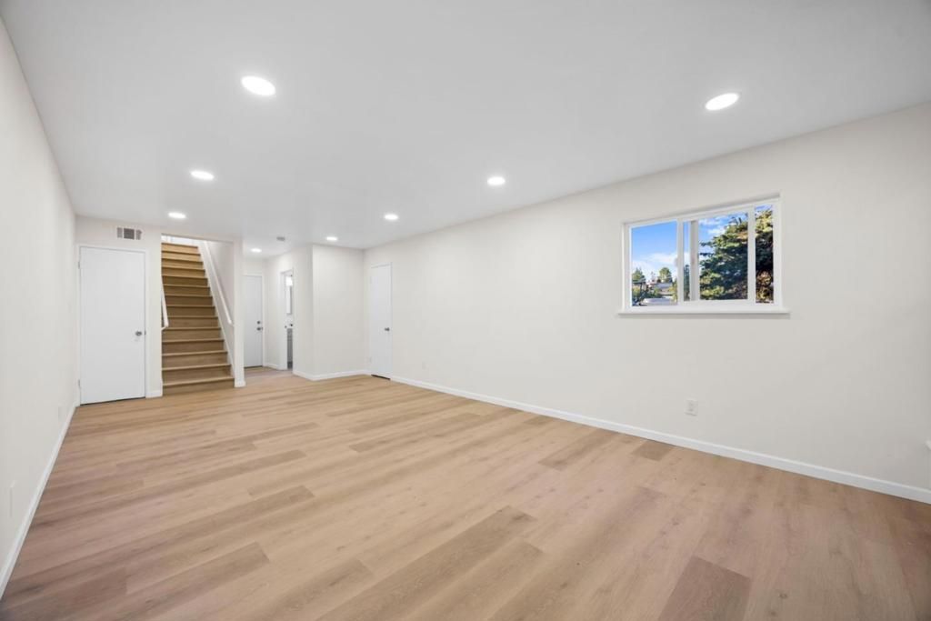 listing image 130722088801784827469