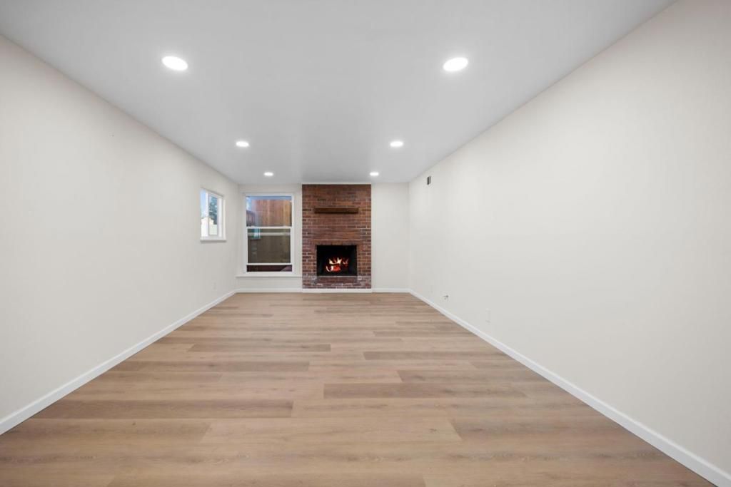 listing image 130723684884725018003