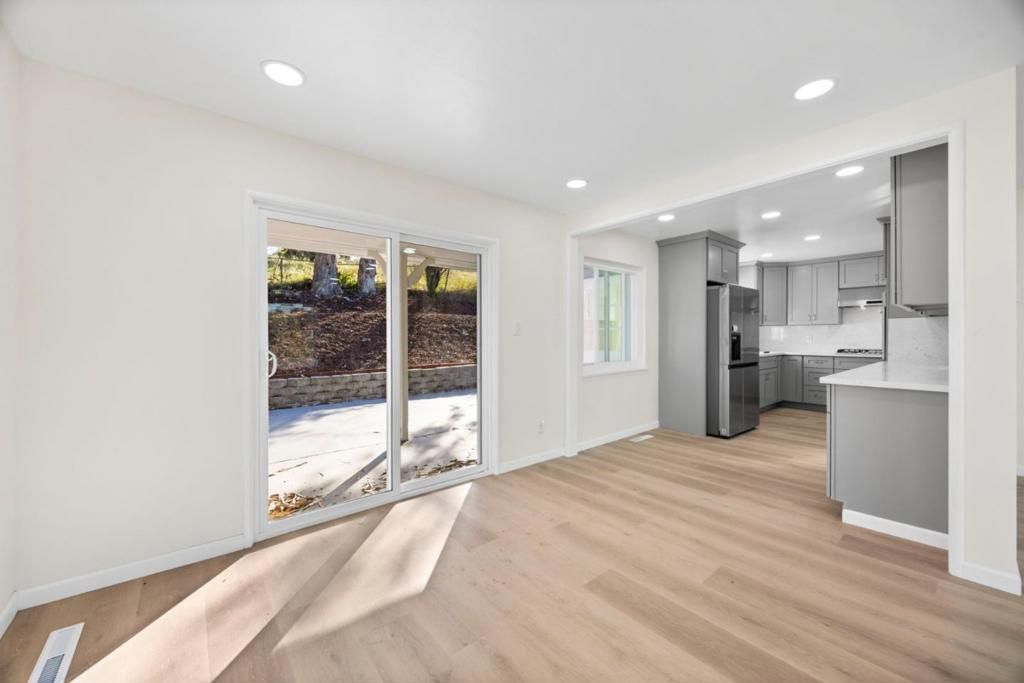 listing image 130727755747493059899