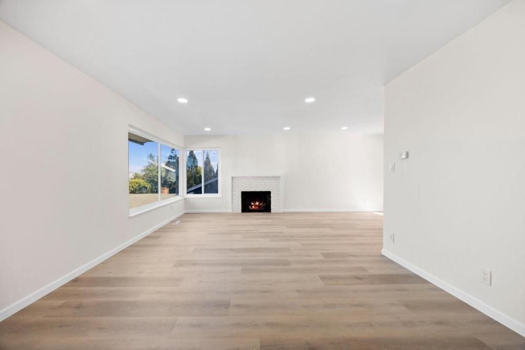 listing image 130725667449148339482