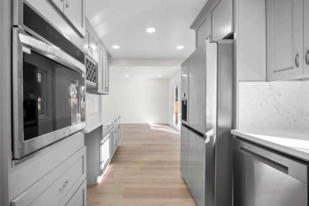 listing image 130723659644789052953