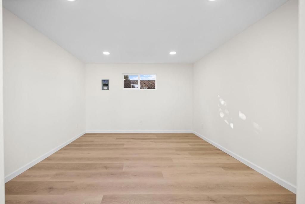 listing image 130727475098166254641