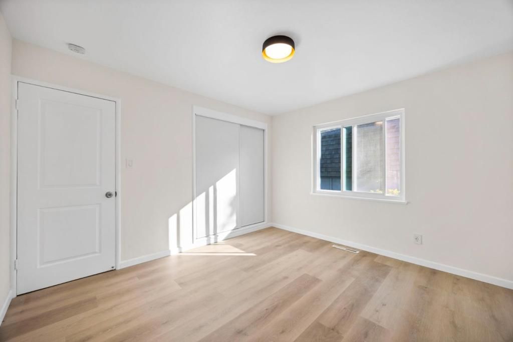 listing image 130728584086169403273