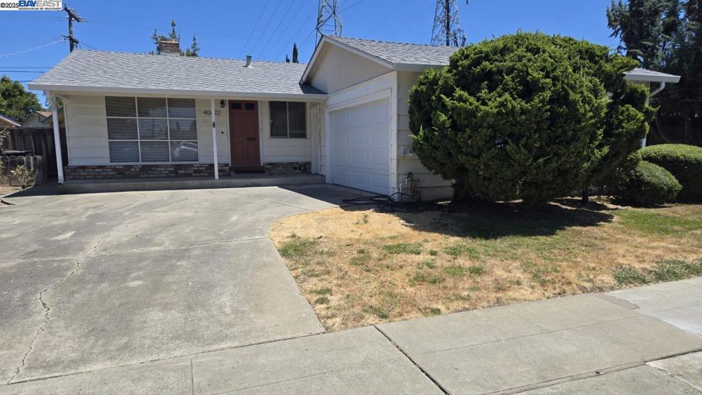 This home has been updated with new flooring and new paint throughout. Close to great Fremont schools, shopping and restaurants as well as easy access to HW880 without being too close.