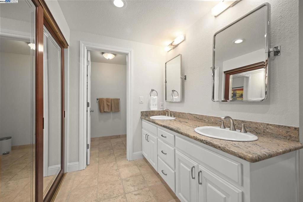 CROW CANYON C.C. - Residential