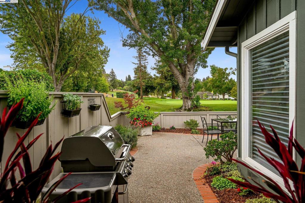 CROW CANYON C.C. - Residential