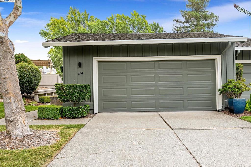 CROW CANYON C.C. - Residential