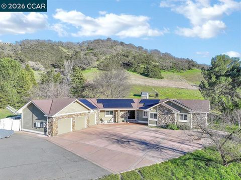 Photo of 4161 Leon Drive Dr, Clayton, CA 94517 (MLS # 41136739)