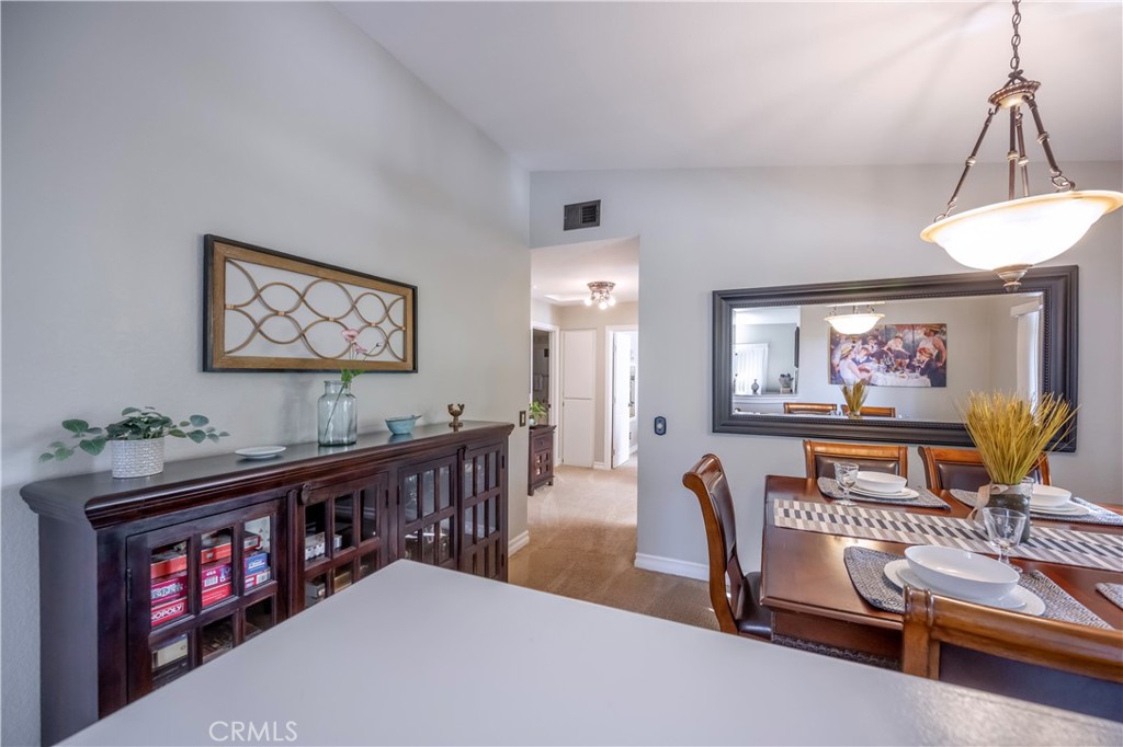 10 Corniche Drive E