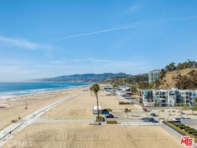 Properties 1 270 Palisades Beach Road 301