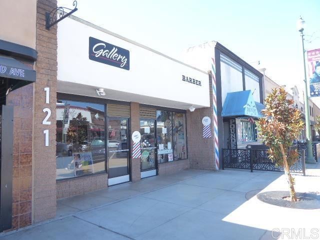 121 123 W. GRAND AVE 2
