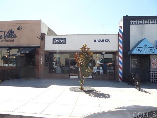 121 123 W. GRAND AVE 2