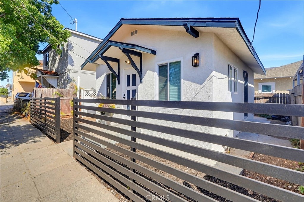1326 S Cabrillo