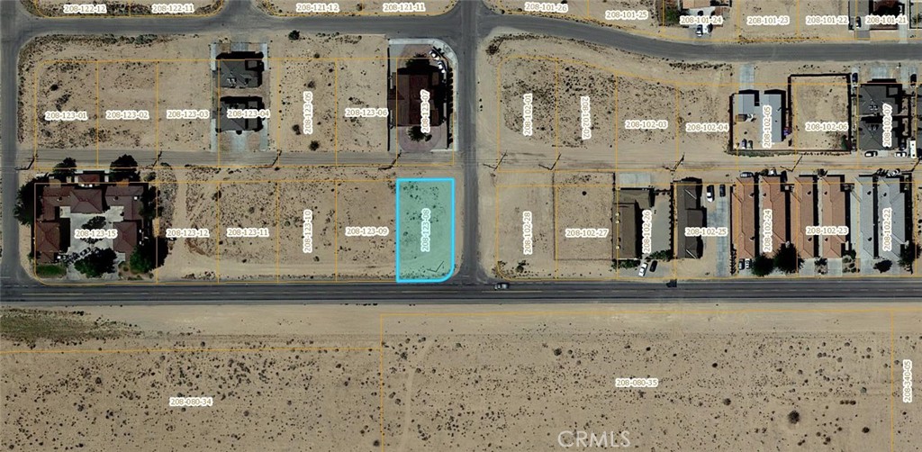 Build your home on this paved corner lot in California City. Homes nearby. Fantastic opportunity to own this 10,018 sq ft lot that is centrally located in town.