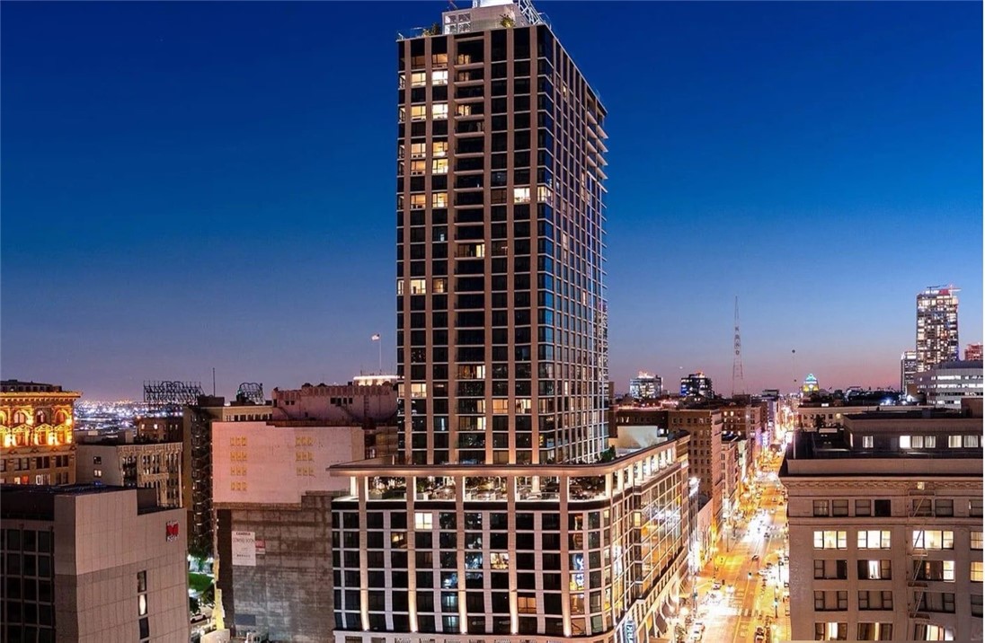 Experience luxury living in the heart of Downtown Los Angeles with this highly sought-after corner unit at Perla on Broadway. This stunning residence offers 1 bedroom + a spacious den (easily convertible into a second bedroom) and 2 bathrooms, thoughtfully designed to maximize natural light and create a modern, inviting atmosphere.
Inside, you’ll find a bright open-concept living space with floor-to-ceiling windows, showcasing breathtaking city views and filling the home with natural light throughout the day. The luxury kitchen is a chef’s dream, boasting sleek quartz countertops, custom cabinetry, premium stainless steel appliances, and a generous island perfect for entertaining.
Enjoy 24-hour concierge service for unmatched security and peace of mind, along with EV-upgraded parking included in the rent - making this an exceptional value.
Indulge in world-class amenities:
• Rooftop fire pit & BBQ areas
• Fully equipped fitness center
• Chef’s kitchen & grand lounge for entertaining
• Private residential theater
• Stylish library lounge & workspaces
• Wine tasting room
• Pool, game room, and more
• Pet spa
Perfectly situated near Grand Central Market, Metro stations, and an endless array of dining and entertainment options, this home offers the ultimate urban lifestyle.