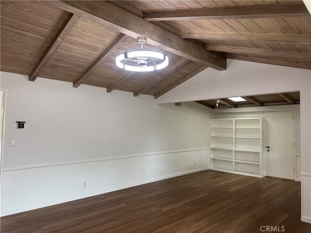 1602 W Mells