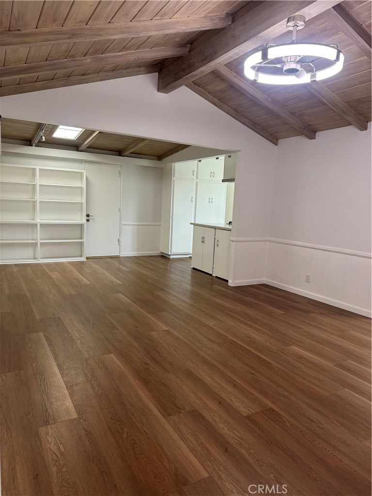 1602 W Mells