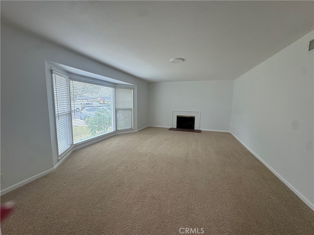 1602 W Mells