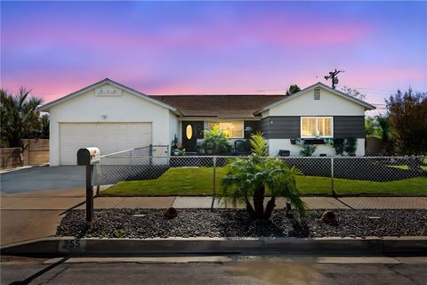 255 W Valencia Rialto CA 92376