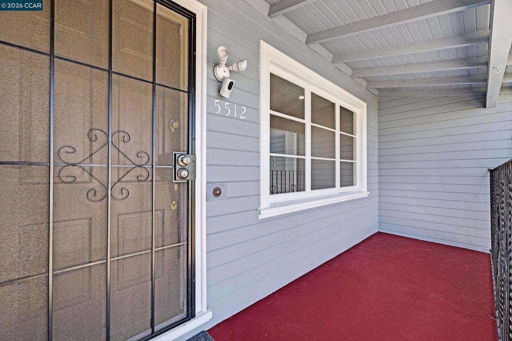 5512 Santa Cruz Ave
