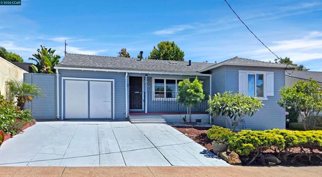 5512 Santa Cruz Ave AVE