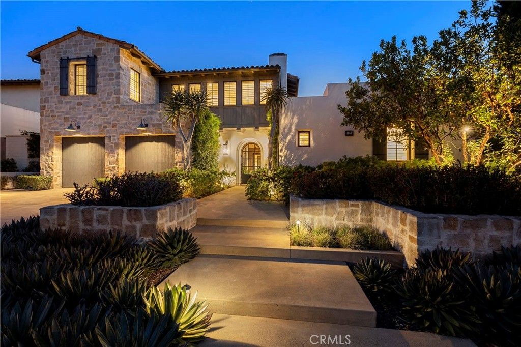 Photo of 2 Water Port Prt, Newport Coast, CA 92657 (MLS # NP26077568)