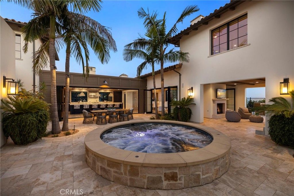 Photo of 2 Water Port Prt, Newport Coast, CA 92657 (MLS # NP26077568)