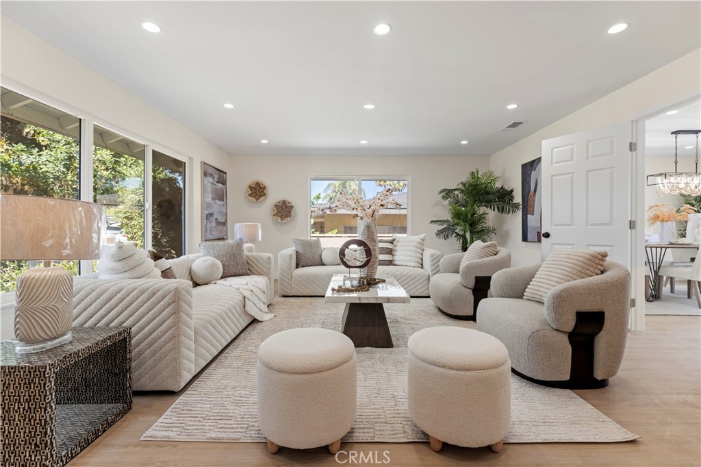 645 Lancer Ln