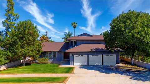 Photo of 645 Lancer Ln Ln, Corona, CA 92879 (MLS # TR26055255)