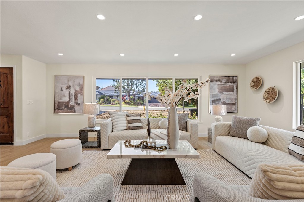 645 Lancer Ln
