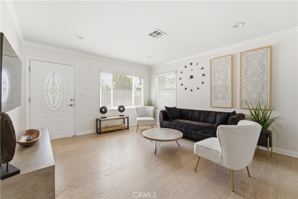 6501 Charlesworth Avenue, North Hollywood CA 91606