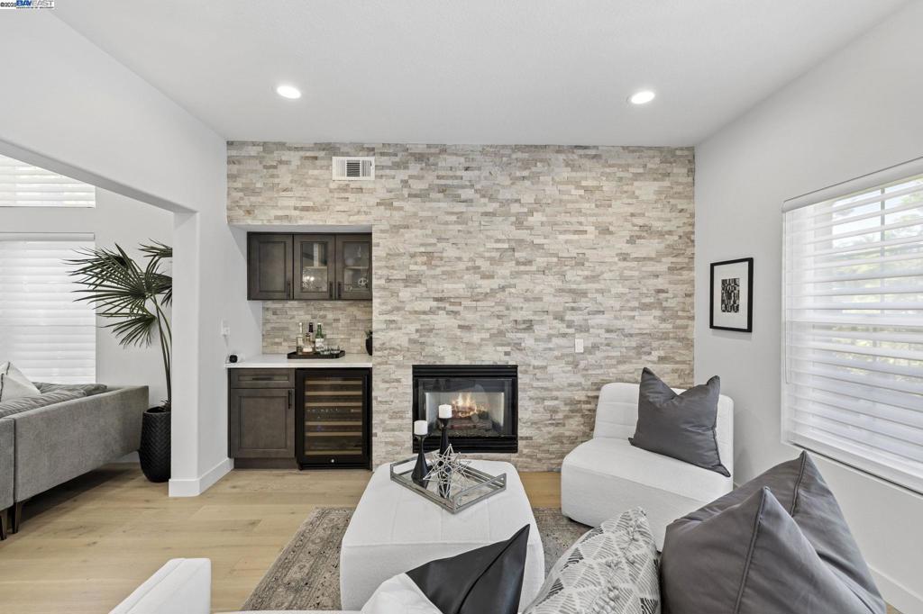 SUMMIT - Residential