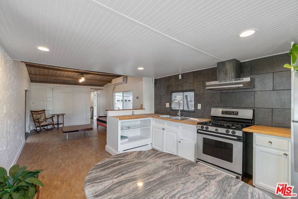 1667 Las Virgenes Canyon Road 9