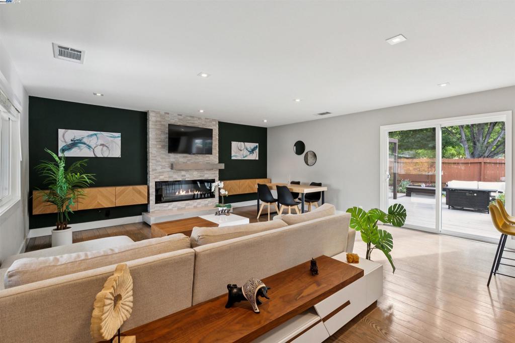 DIABLO ESTATES - Residential