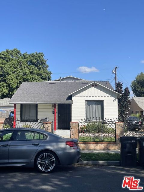 Photo of 247 E 67th Way, Long Beach, CA 90805 (MLS # 26665311)