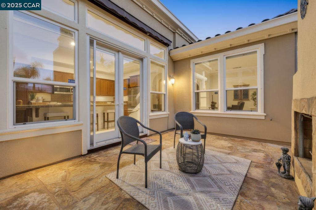 TRILOGY VINEYARDS - Residential